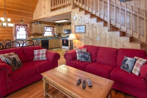 TV, fireplace, video games - Views OF Heaven Fireworks From Deck at Dollywood<br>Hot Tub,WIFI,  Yr Rd Pool , (Sevierville)