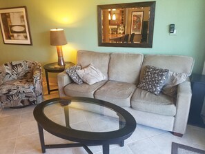 Smart TV - Bingo!  KKN's TROPHY Unit! Deluxe Renovation, Central Split A/C & Ground Floor. (Kihei)