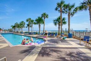 屋外プール、温水プール