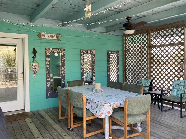 Outdoor dining