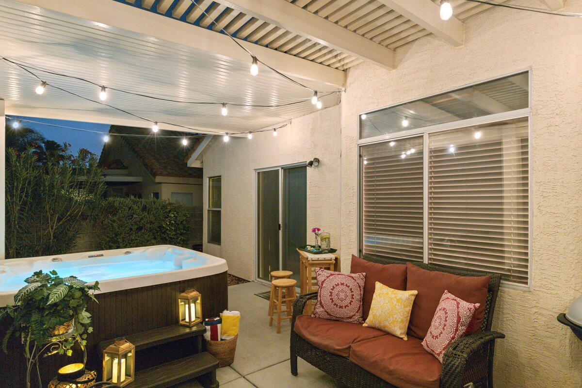 ONE-STORY FAMILY OASIS AND SPA - SMALL PET OK