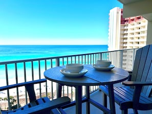 Outdoor dining - 🌴 Rare Dual Gulf View~Free Beach Chairs~No Resort Fee~Best Reserved Parking Spot (Panama City Beach)