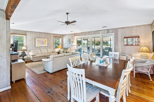 Sullivan's Island 5 Bdrms/4 Baths