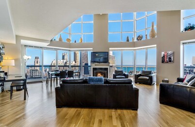 55th Floor Penthouse with Award-Winning Views