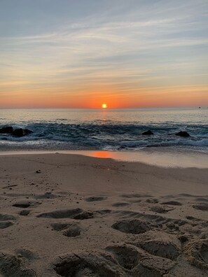 Beach nearby, sun loungers, beach towels - Newly Remodeled Gorgeous Palmilla Villa, private beach 1 min walk (San Jose del Cabo)