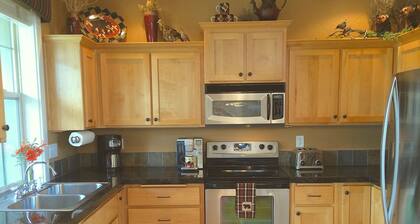 Karhunpesä! 5 tähden arvostelut Hot Tub, Wifi Luxury vuodepaikkaa ja mukavuudet lapsille