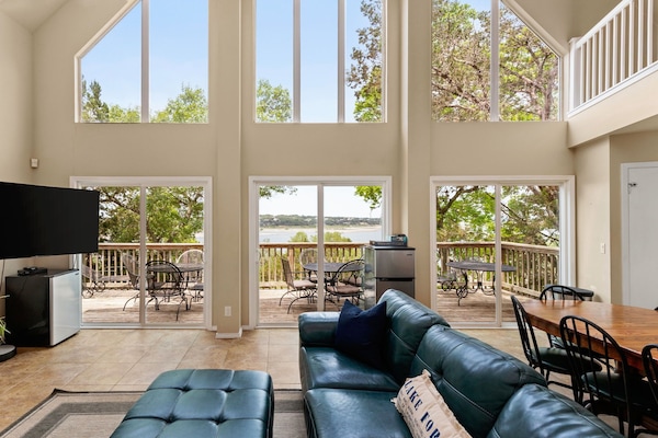 Fernseher, Kamin, DVD-Player