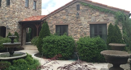Villa toscane avec cour privée à Briarbrook (prÚs de l'aéroport régional de Joplin)