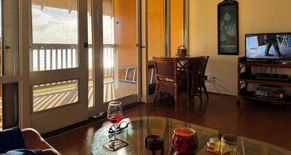 Rich & Dana's Ocean Front Condo avec des couchers de soleil spectaculaires