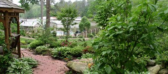 LUXURY LAKEFRONT HOME W/SWIMMING POOL & BOAT RENTALS