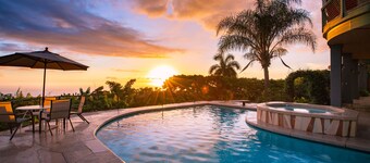 Spectaculaire !!  Piscine privée et bain à remous - vue à 180 degrés sur l'océan; U pick Orchard