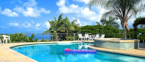 Utomhuspool