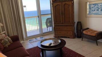 Smart TV, DVD player, video library, stereo