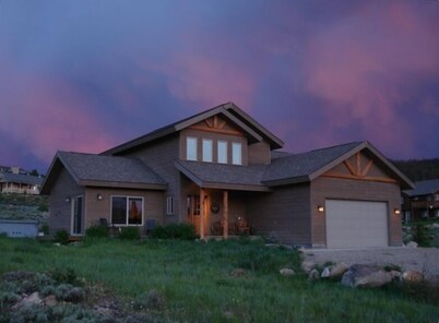 Mountain Home Near Granby Ranch/Sol Vista w/private 7 Person Hot Tub & 2car Gar