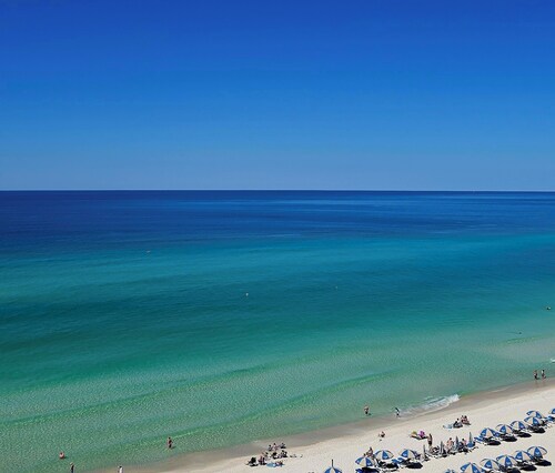 Awesome Beachfront PCB Sleeps 8  – Free Beach Chairs & 3 Baths Pier Park close