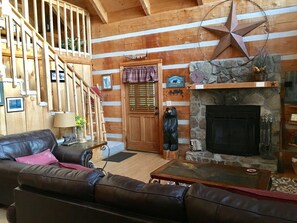 Smart TV, fireplace, DVD player, stereo - Fully remodeled luxury cabin in the Great Smoky Mountains with stunning views! (Sevierville)