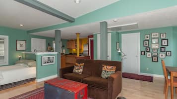1 chambre, fer et planche Ă  repasser, Wi-Fi gratuit, draps fournis