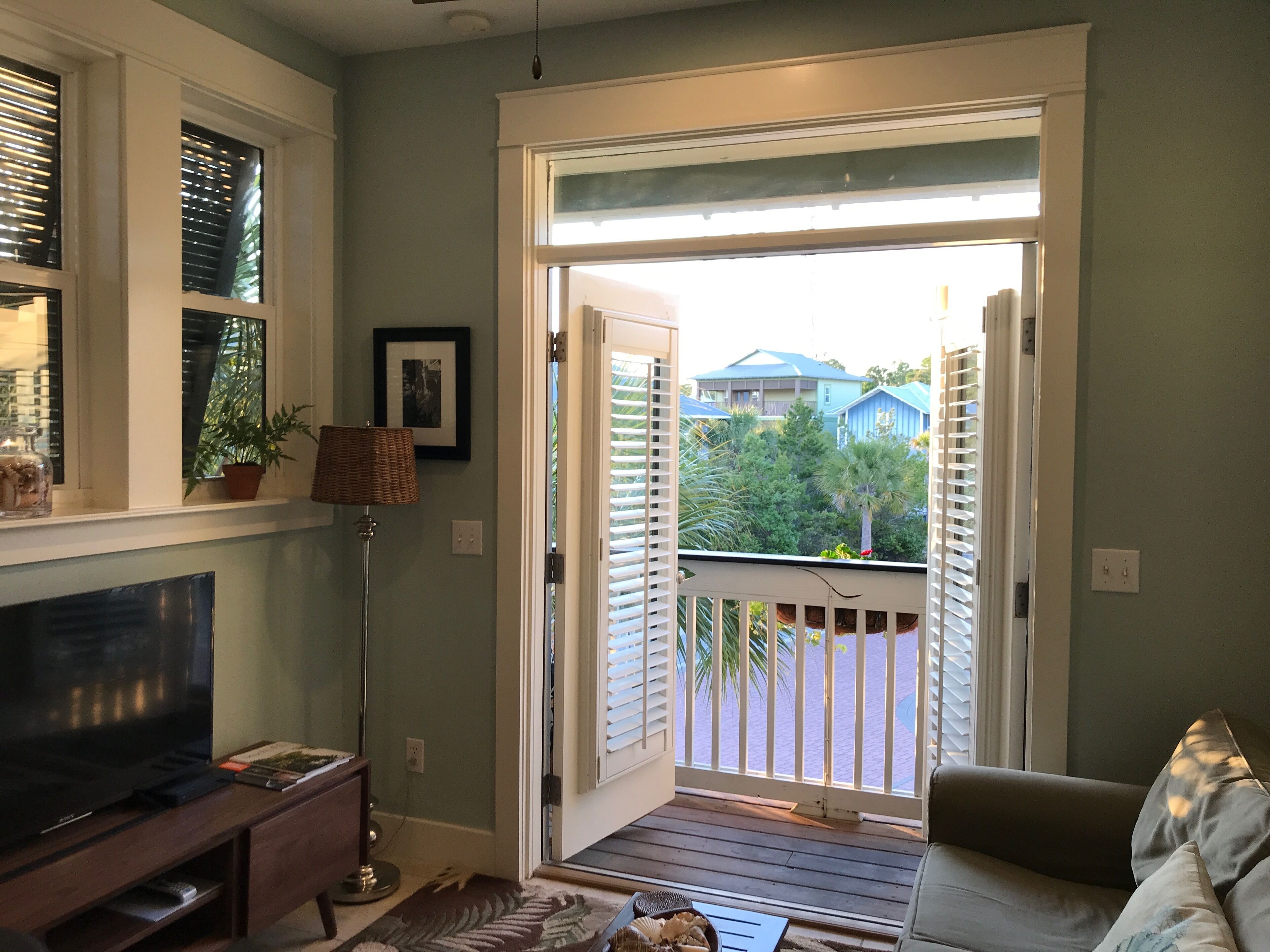 智能電視、DVD 播放機、影像庫