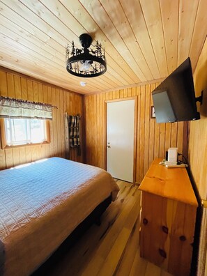 2 Schlafzimmer, Schreibtisch, Bügeleisen/Bügelbrett, kostenloses WLAN