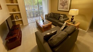 Televisión LCD, videojuegos y tenis de mesa 