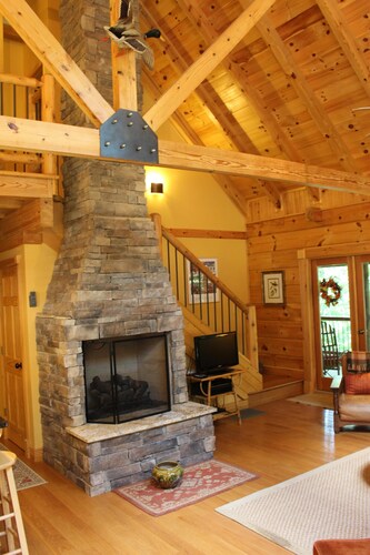 Custom Log Home on New River Ridge