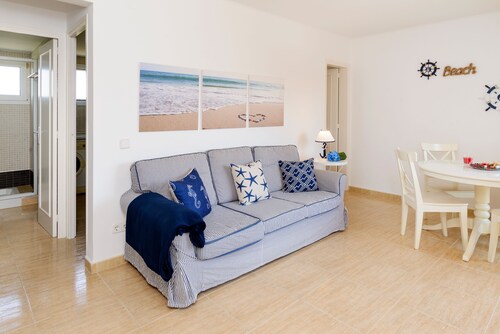 A 3 minutes from the beach. Near the center. Ideal for families and friends.