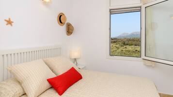 3 chambres, fer et planche Ă repasser, Wi-Fi, draps fournis