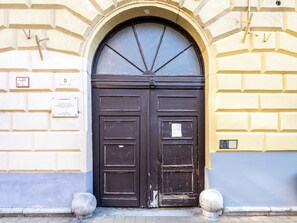 Exterior detail - 3 Bed & 3 Bath, Huge, Free Parking, City centre for families and groups  (Budapest)