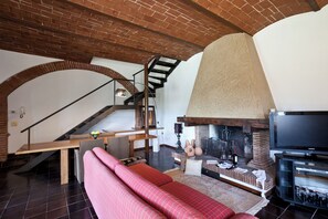 Smart TV, fireplace - Farmhouse Il Polveraio La Villa - Tuscan hillside with sea view (Montescudaio)