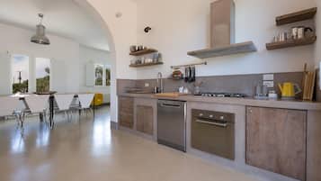 Geladeira, fogão, cooktop, lava-louças