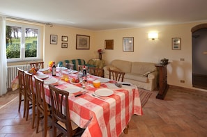 Dining - Independent Pretty Tuscan Home 8/14 guest,Pool A.C WI.FI, Garden Family &friends (Anghiari)