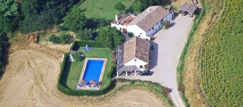 NUEVA LISTA: ahora abierta para reservas de 2018. Enorme piscina cerca de Ronda