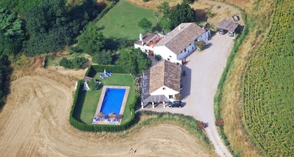 NUEVA LISTA: ahora abierta para reservas de 2018. Enorme piscina cerca de Ronda