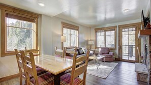 Televisión, chimenea