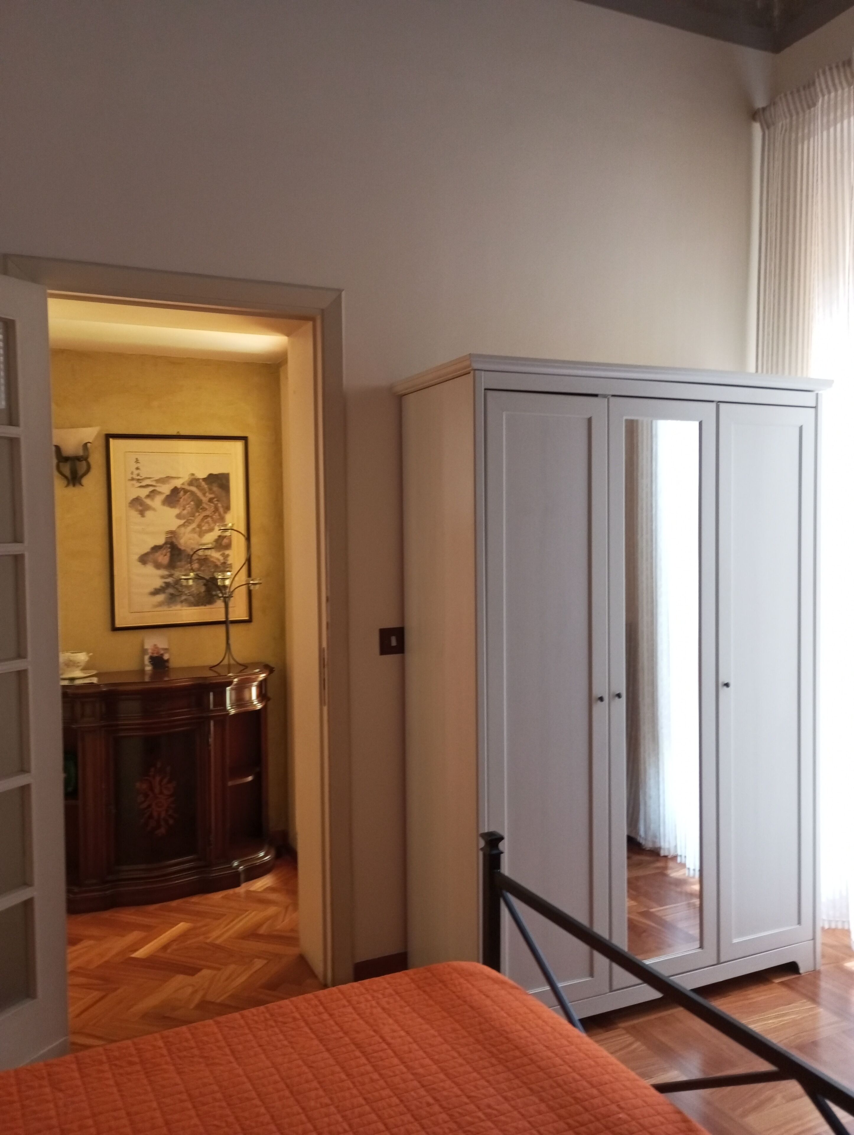 2 slaapkamers, een strijkplank/strijkijzer, gratis wifi, beddengoed