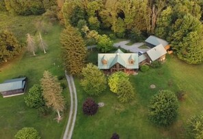 Exterior - Lodge on Pine Ridge, with private 50 acres (Emlenton)