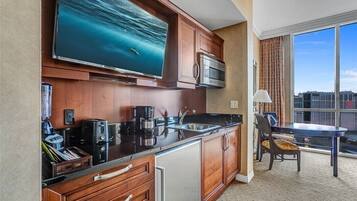 Fridge, microwave, coffee/tea maker, toaster