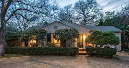 Dallas Love Field Bluffview Bluebonnet Road Bungalow