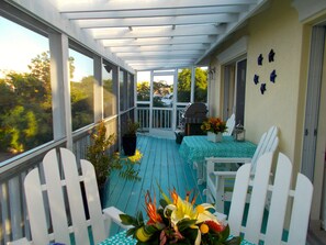 屋外ダイニングエリア