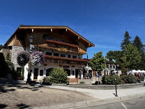 Exterior - Beautiful central downtown condo close to everything! Sun&Ski Condo  (Leavenworth)