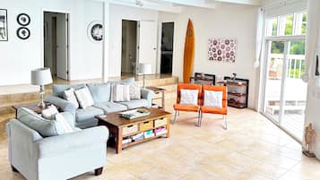 Smart TV, DVD player, books, music library