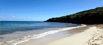 Whole House AC  Hidden Valley Villa 3 bedroom 3 bath. Ocean views & private pool