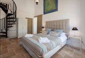 3 Schlafzimmer, Zimmersafe, BĂŒgeleisen/BĂŒgelbrett, WLAN