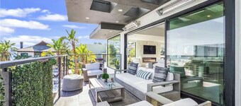 LUX! Steps to Moonlight Beach, Dynamic Ocean Views, Spa, Waterfall, Fire Pit, AC