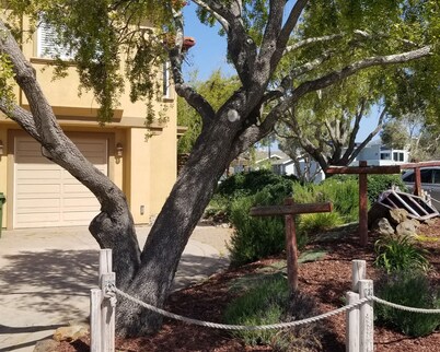 Upscale Seascape Townhome, Walk to Beach, Restaurants & Spa!