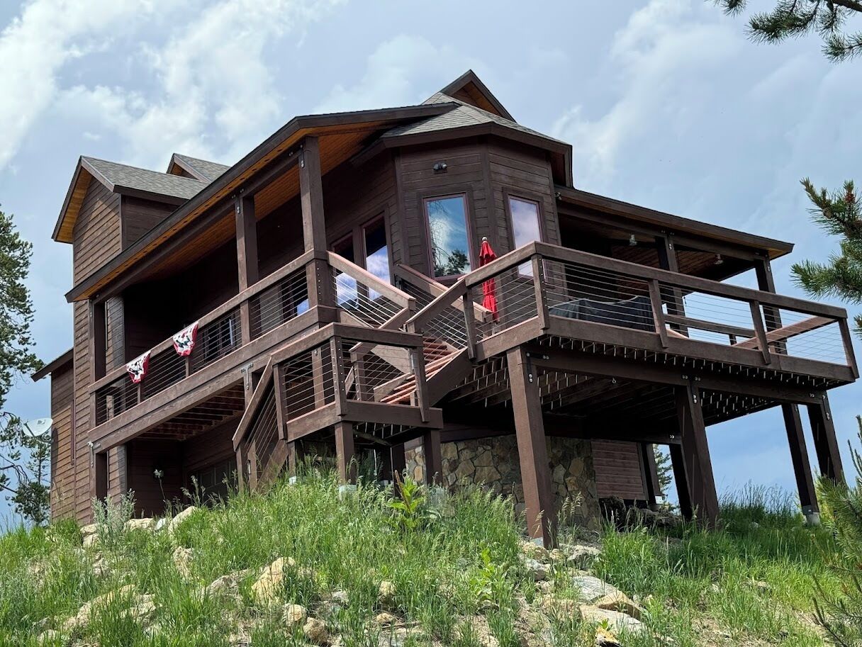 Secluded Luxury Rocky Mountain Retreat with unrivaled views/Sleeps 12