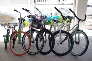 Property grounds - Oceanside Paradise: Kayaks, Free WiFi, A/C, Grill, Elevated Deck, 24hr Security (Cudjoe Key)