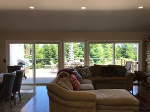 Smart TV, video games - Charming Single Level Rio Del Mar Beach Home Adjacent to Seascape Golf Course (Aptos)