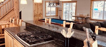 Alennetut hinnat! Luxury Home 1 kilometrin päässä järvestä, kasinolta ja hiihdolta