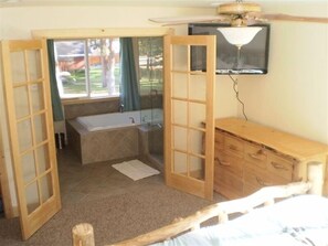 4 chambres, fer et planche à repasser, Wi-Fi, draps fournis